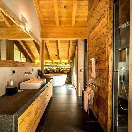 4br Charming Penthouse - Ski In&ski Out - What'app - 0034-635-520-036 - For Reservations!! Lejlighed